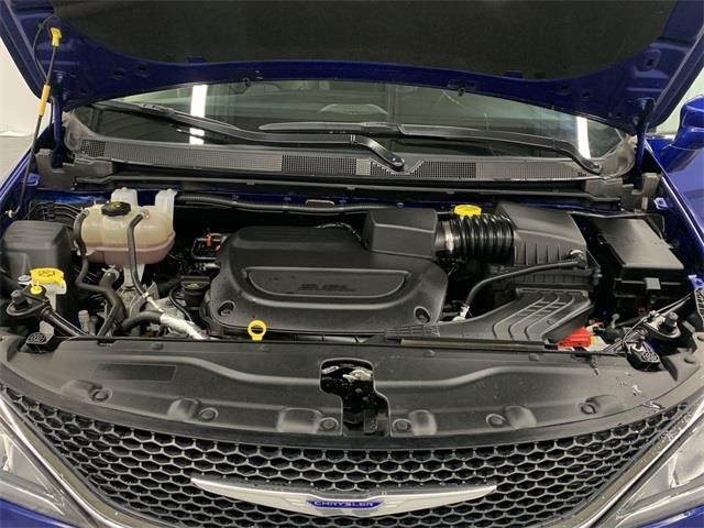 Used Chrysler Pacifica Touring L 2019 | Eastchester Motor Cars. Bronx, New York Used Chrysler Pacifica Touring L 2019 | Eastchester Motor Cars. Bronx, New York