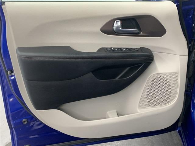 Used Chrysler Pacifica Touring L 2019 | Eastchester Motor Cars. Bronx, New York Used Chrysler Pacifica Touring L 2019 | Eastchester Motor Cars. Bronx, New York