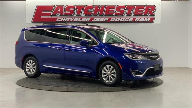 Used Chrysler Pacifica Touring L 2019 | Eastchester Motor Cars. Bronx, New York Used Chrysler Pacifica Touring L 2019 | Eastchester Motor Cars. Bronx, New York