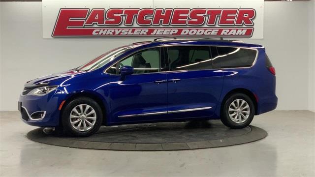 Used Chrysler Pacifica Touring L 2019 | Eastchester Motor Cars. Bronx, New York Used Chrysler Pacifica Touring L 2019 | Eastchester Motor Cars. Bronx, New York