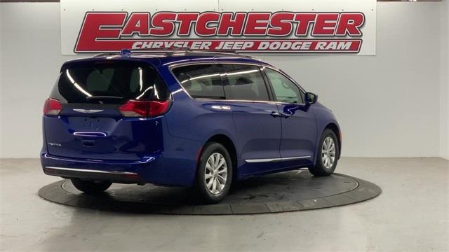 Used Chrysler Pacifica Touring L 2019 | Eastchester Motor Cars. Bronx, New York Used Chrysler Pacifica Touring L 2019 | Eastchester Motor Cars. Bronx, New York