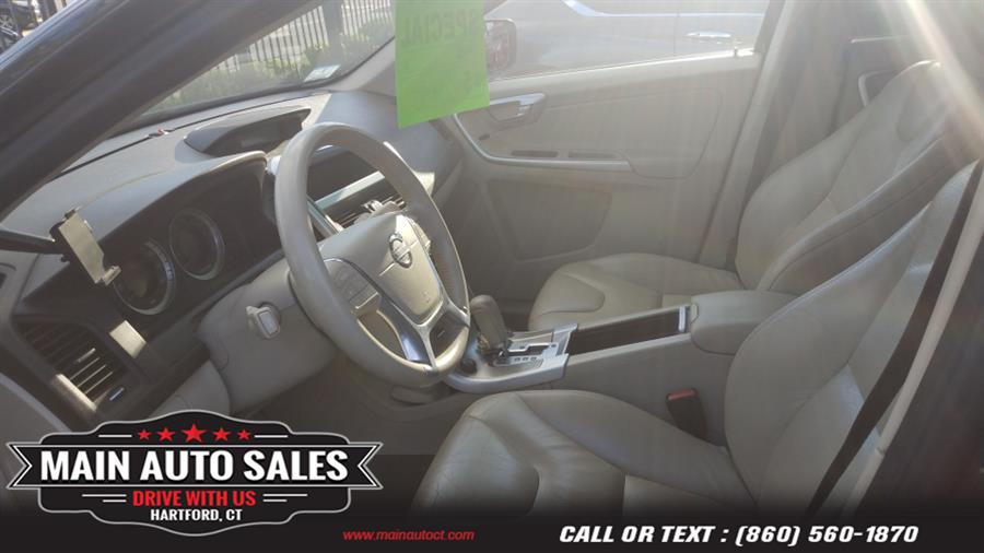 Used Volvo XC60 AWD 4dr 3.0T w/Moonroof 2011 | Main Auto Sales LLC. Hartford, Connecticut Used Volvo XC60 AWD 4dr 3.0T w/Moonroof 2011 | Main Auto Sales LLC. Hartford, Connecticut