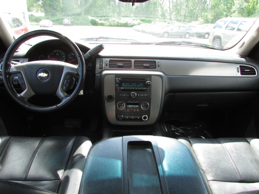 2011 Chevrolet Suburban 4WD 4dr 1500 LT, available for sale in East Windsor, Connecticut | United Auto Sales of E Windsor, Inc. East Windsor, Connecticut 2011 Chevrolet Suburban 4WD 4dr 1500 LT, available for sale in East Windsor, Connecticut | United Auto Sales of E Windsor, Inc. East Windsor, Connecticut