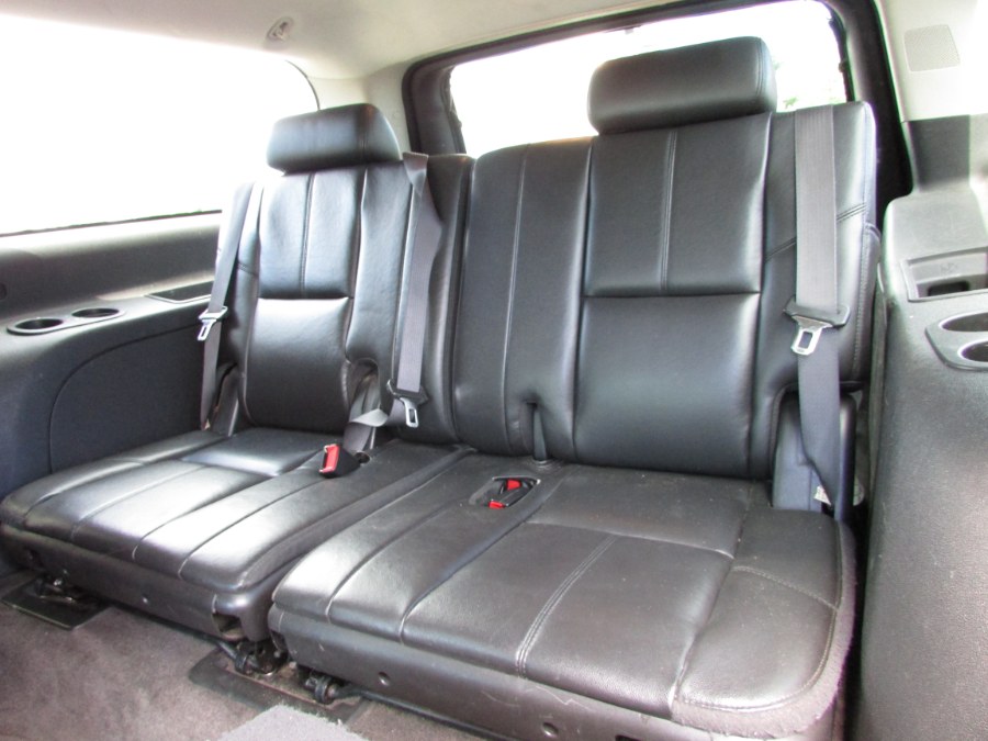 2011 Chevrolet Suburban 4WD 4dr 1500 LT, available for sale in East Windsor, Connecticut | United Auto Sales of E Windsor, Inc. East Windsor, Connecticut 2011 Chevrolet Suburban 4WD 4dr 1500 LT, available for sale in East Windsor, Connecticut | United Auto Sales of E Windsor, Inc. East Windsor, Connecticut