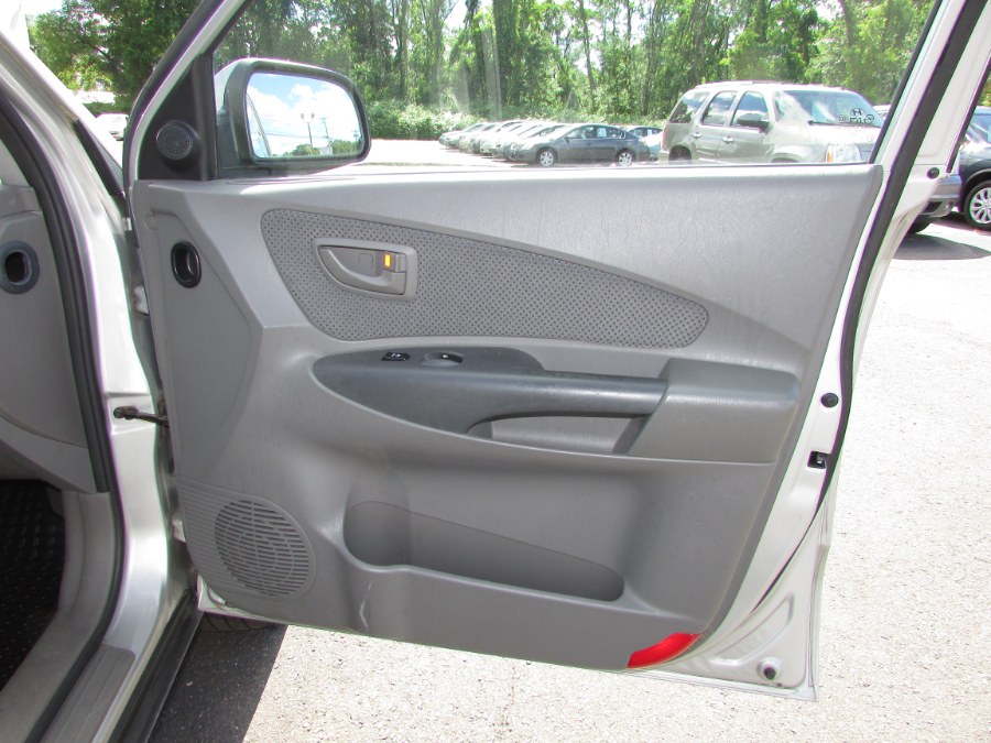 Used Hyundai Tucson 4WD 4dr V6 Auto SE *Ltd Avail* 2008 | United Auto Sales of E Windsor, Inc. East Windsor, Connecticut Used Hyundai Tucson 4WD 4dr V6 Auto SE *Ltd Avail* 2008 | United Auto Sales of E Windsor, Inc. East Windsor, Connecticut