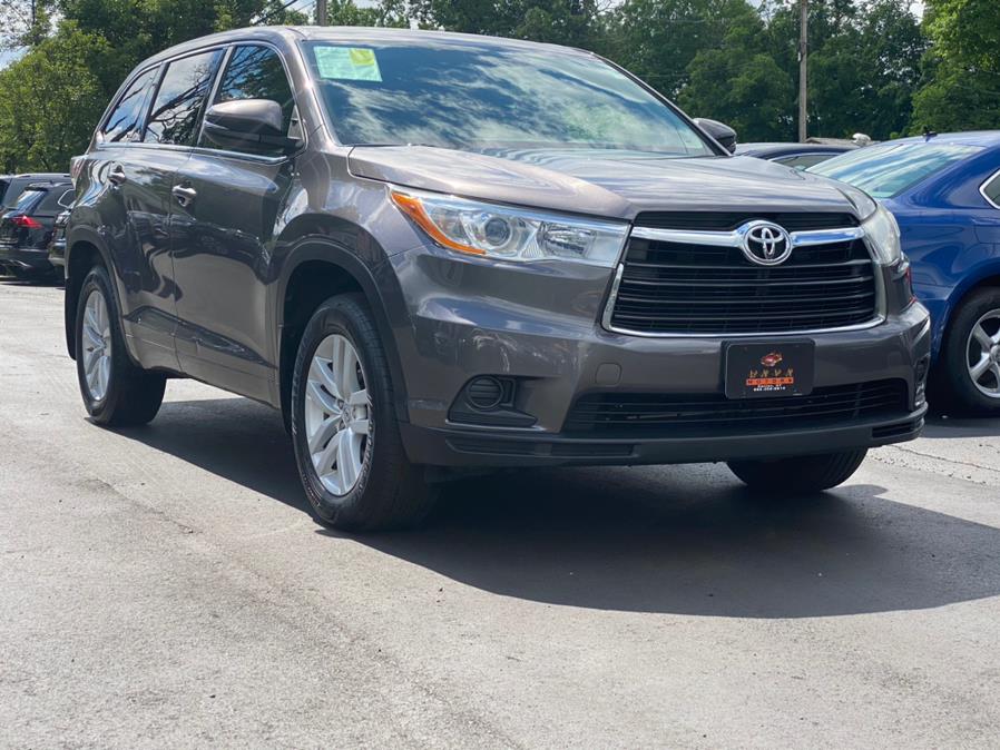 Used Toyota Highlander AWD 4dr V6 LE Plus (Natl) 2015 | Lava Motors 2 Inc. Canton, Connecticut Used Toyota Highlander AWD 4dr V6 LE Plus (Natl) 2015 | Lava Motors 2 Inc. Canton, Connecticut
