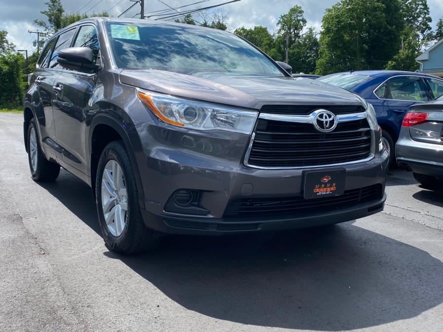 Used Toyota Highlander AWD 4dr V6 LE Plus (Natl) 2015 | Lava Motors 2 Inc. Canton, Connecticut Used Toyota Highlander AWD 4dr V6 LE Plus (Natl) 2015 | Lava Motors 2 Inc. Canton, Connecticut