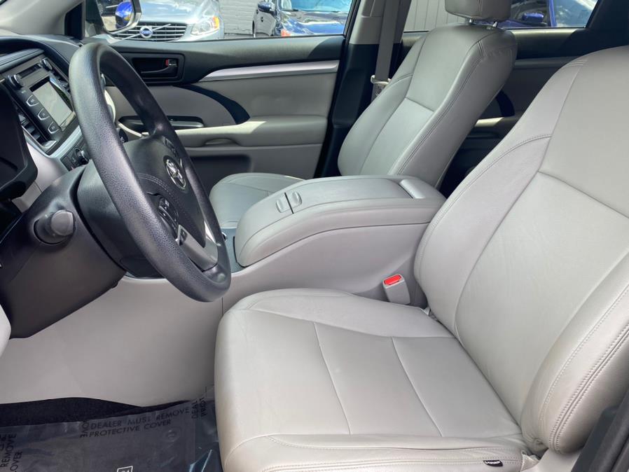 Used Toyota Highlander AWD 4dr V6 LE Plus (Natl) 2015 | Lava Motors 2 Inc. Canton, Connecticut Used Toyota Highlander AWD 4dr V6 LE Plus (Natl) 2015 | Lava Motors 2 Inc. Canton, Connecticut