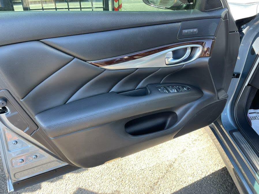 Used INFINITI Q70 3.7 LUXE RWD 2018 | First World Auto. Jamaica, New York Used INFINITI Q70 3.7 LUXE RWD 2018 | First World Auto. Jamaica, New York