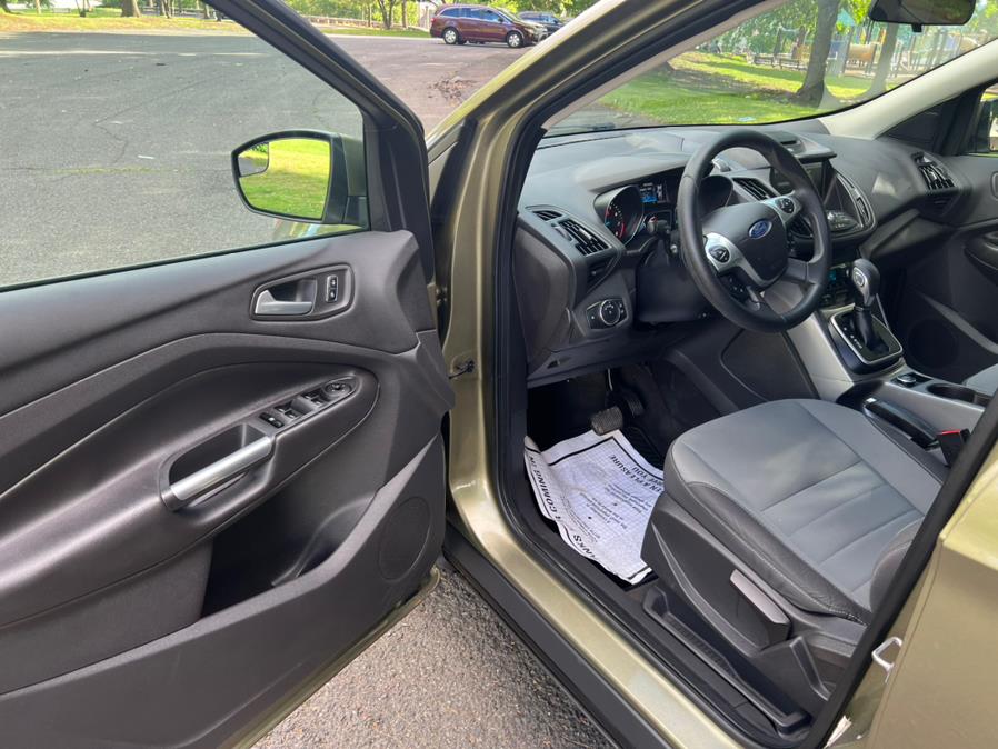 Used Ford Escape 4WD 4dr SE 2013 | Mikes Auto Sales LLC. Garfield, New Jersey Used Ford Escape 4WD 4dr SE 2013 | Mikes Auto Sales LLC. Garfield, New Jersey