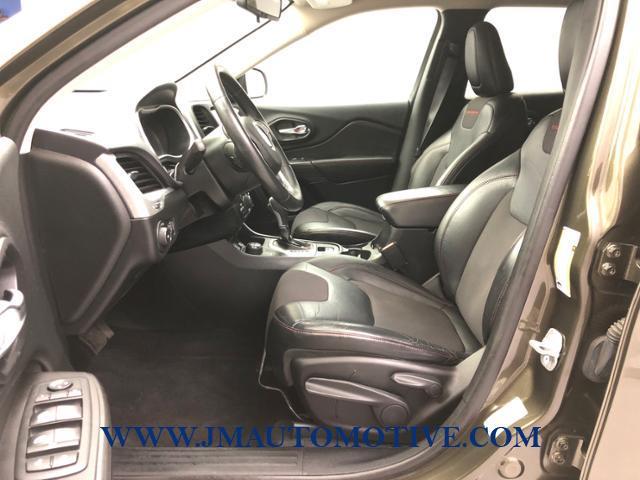 2014 Jeep Cherokee 4WD 4dr Trailhawk, available for sale in Naugatuck, Connecticut | J&M Automotive Sls&Svc LLC. Naugatuck, Connecticut 2014 Jeep Cherokee 4WD 4dr Trailhawk, available for sale in Naugatuck, Connecticut | J&M Automotive Sls&Svc LLC. Naugatuck, Connecticut