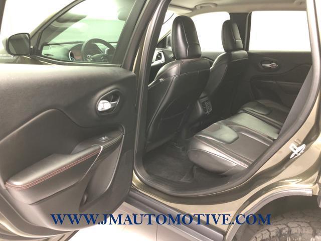 2014 Jeep Cherokee 4WD 4dr Trailhawk, available for sale in Naugatuck, Connecticut | J&M Automotive Sls&Svc LLC. Naugatuck, Connecticut 2014 Jeep Cherokee 4WD 4dr Trailhawk, available for sale in Naugatuck, Connecticut | J&M Automotive Sls&Svc LLC. Naugatuck, Connecticut