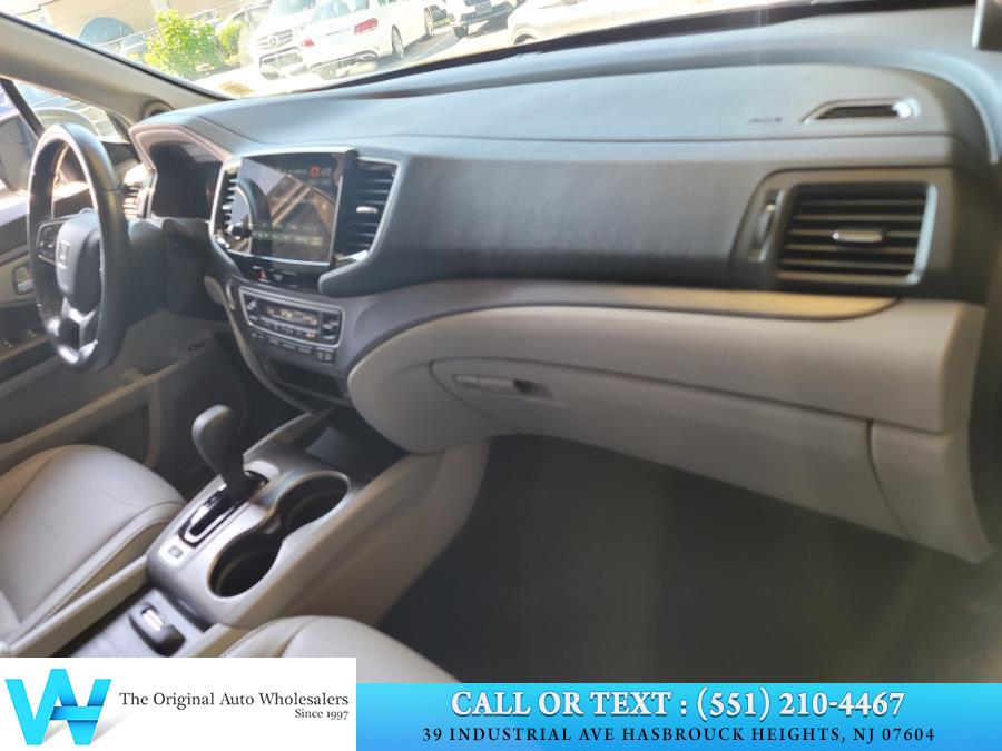 Used Honda Pilot EX-L AWD 2019 | AW Auto & Truck Wholesalers, Inc. Hasbrouck Heights, New Jersey Used Honda Pilot EX-L AWD 2019 | AW Auto & Truck Wholesalers, Inc. Hasbrouck Heights, New Jersey