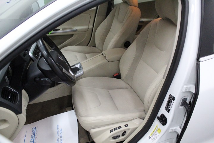 2013 Volvo S60 4dr Sdn T5 FWD, available for sale in Plainville, Connecticut | New England Auto Sales LLC. Plainville, Connecticut 2013 Volvo S60 4dr Sdn T5 FWD, available for sale in Plainville, Connecticut | New England Auto Sales LLC. Plainville, Connecticut