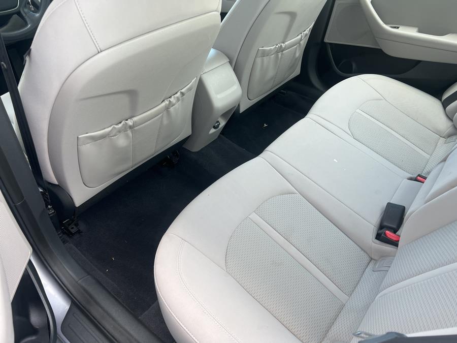 Used Hyundai Sonata 4dr Sdn 2.4L PZEV 2016 | Dealertown Auto Wholesalers. Milford, Connecticut Used Hyundai Sonata 4dr Sdn 2.4L PZEV 2016 | Dealertown Auto Wholesalers. Milford, Connecticut
