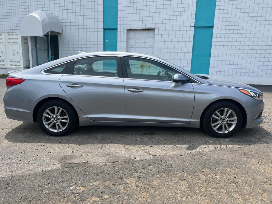 Used Hyundai Sonata 4dr Sdn 2.4L PZEV 2016 | Dealertown Auto Wholesalers. Milford, Connecticut Used Hyundai Sonata 4dr Sdn 2.4L PZEV 2016 | Dealertown Auto Wholesalers. Milford, Connecticut