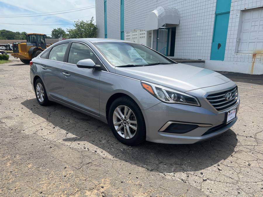 Used Hyundai Sonata 4dr Sdn 2.4L PZEV 2016 | Dealertown Auto Wholesalers. Milford, Connecticut Used Hyundai Sonata 4dr Sdn 2.4L PZEV 2016 | Dealertown Auto Wholesalers. Milford, Connecticut