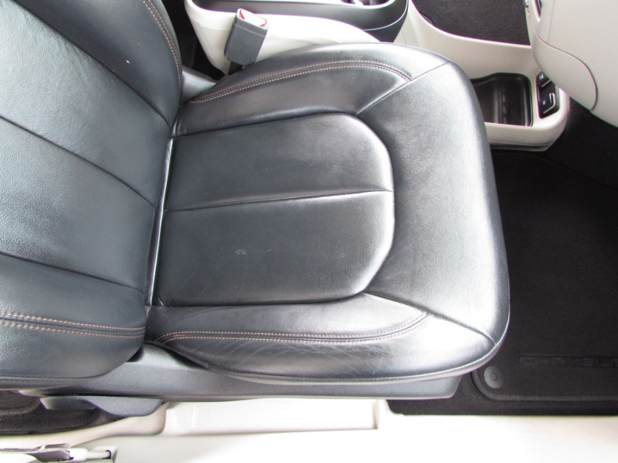 Used Chrysler Pacifica Touring-L 4dr Wgn 2017 | VIP Auto Enterprise, Inc. Orlando, Florida Used Chrysler Pacifica Touring-L 4dr Wgn 2017 | VIP Auto Enterprise, Inc. Orlando, Florida