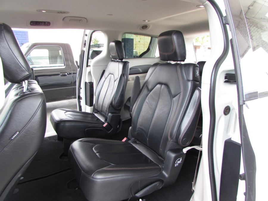 Used Chrysler Pacifica Touring-L 4dr Wgn 2017 | VIP Auto Enterprise, Inc. Orlando, Florida Used Chrysler Pacifica Touring-L 4dr Wgn 2017 | VIP Auto Enterprise, Inc. Orlando, Florida