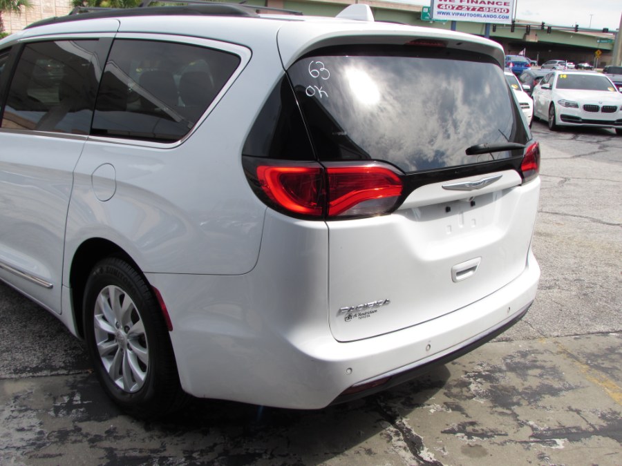 Used Chrysler Pacifica Touring-L 4dr Wgn 2017 | VIP Auto Enterprise, Inc. Orlando, Florida Used Chrysler Pacifica Touring-L 4dr Wgn 2017 | VIP Auto Enterprise, Inc. Orlando, Florida