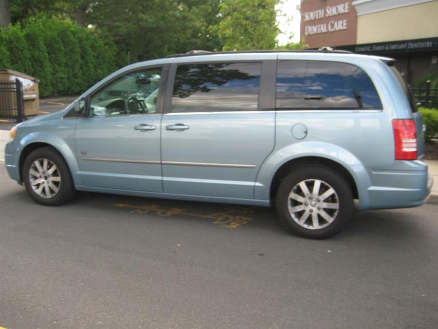 Used Chrysler Town And Country Touring 4dr Mini Van 2009 | Rite Choice Auto Inc.. Massapequa, New York Used Chrysler Town And Country Touring 4dr Mini Van 2009 | Rite Choice Auto Inc.. Massapequa, New York