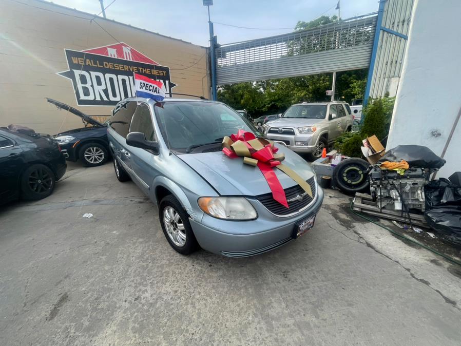 Used Chrysler Town & Country 4dr Touring FWD 2004 | Brooklyn Auto Mall LLC. Brooklyn, New York Used Chrysler Town & Country 4dr Touring FWD 2004 | Brooklyn Auto Mall LLC. Brooklyn, New York