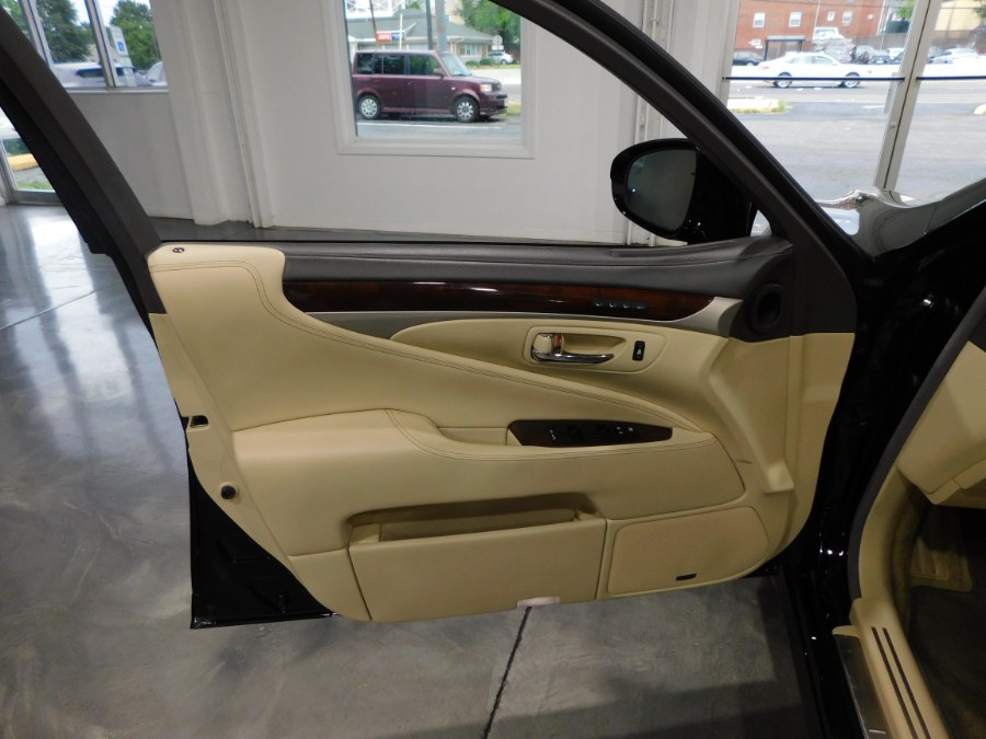 Used Lexus LS 460 4dr Sdn AWD 2013 | Auto Gallery. Lodi, New Jersey Used Lexus LS 460 4dr Sdn AWD 2013 | Auto Gallery. Lodi, New Jersey