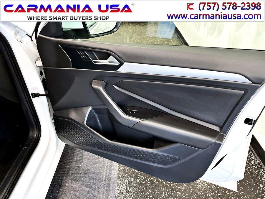 Used Volkswagen Jetta R-Line Auto w/SULEV 2019 | CARMANIA USA. Chesapeake, Virginia Used Volkswagen Jetta R-Line Auto w/SULEV 2019 | CARMANIA USA. Chesapeake, Virginia