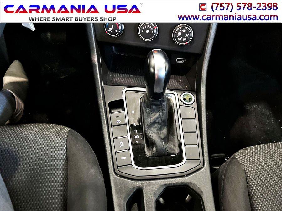 Used Volkswagen Jetta R-Line Auto w/SULEV 2019 | CARMANIA USA. Chesapeake, Virginia Used Volkswagen Jetta R-Line Auto w/SULEV 2019 | CARMANIA USA. Chesapeake, Virginia