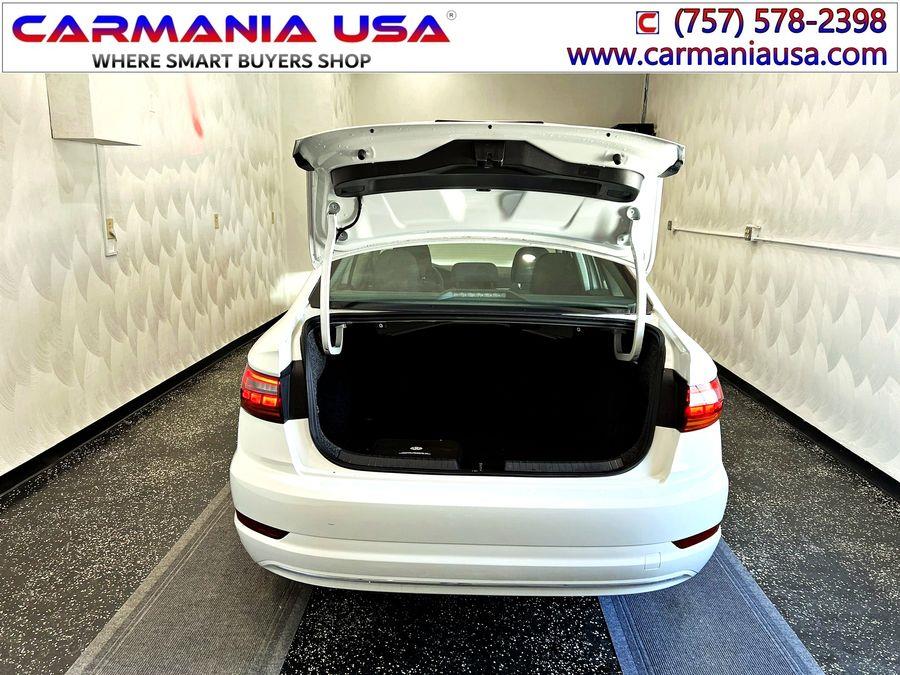 Used Volkswagen Jetta R-Line Auto w/SULEV 2019 | CARMANIA USA. Chesapeake, Virginia Used Volkswagen Jetta R-Line Auto w/SULEV 2019 | CARMANIA USA. Chesapeake, Virginia
