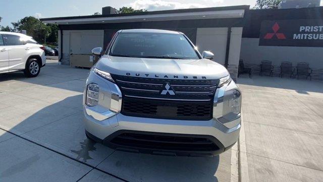 2022 Mitsubishi Outlander ES, available for sale in Great Neck, New York | Camy Cars. Great Neck, New York 2022 Mitsubishi Outlander ES, available for sale in Great Neck, New York | Camy Cars. Great Neck, New York