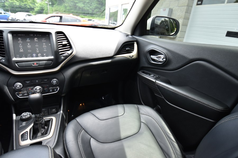 Used Jeep Cherokee 4WD 4dr Limited 2015 | Highline Car Connection. Waterbury, Connecticut Used Jeep Cherokee 4WD 4dr Limited 2015 | Highline Car Connection. Waterbury, Connecticut