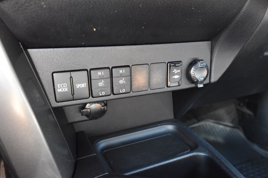 Used Toyota RAV4 AWD 4dr SE 2016 | Highline Car Connection. Waterbury, Connecticut Used Toyota RAV4 AWD 4dr SE 2016 | Highline Car Connection. Waterbury, Connecticut