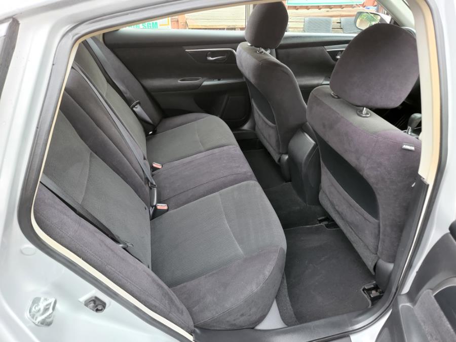 Used Nissan Altima 4dr Sdn I4 2.5 SL 2013 | SGM Auto Sales. West Babylon, New York Used Nissan Altima 4dr Sdn I4 2.5 SL 2013 | SGM Auto Sales. West Babylon, New York