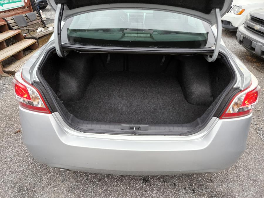 Used Nissan Altima 4dr Sdn I4 2.5 SL 2013 | SGM Auto Sales. West Babylon, New York Used Nissan Altima 4dr Sdn I4 2.5 SL 2013 | SGM Auto Sales. West Babylon, New York
