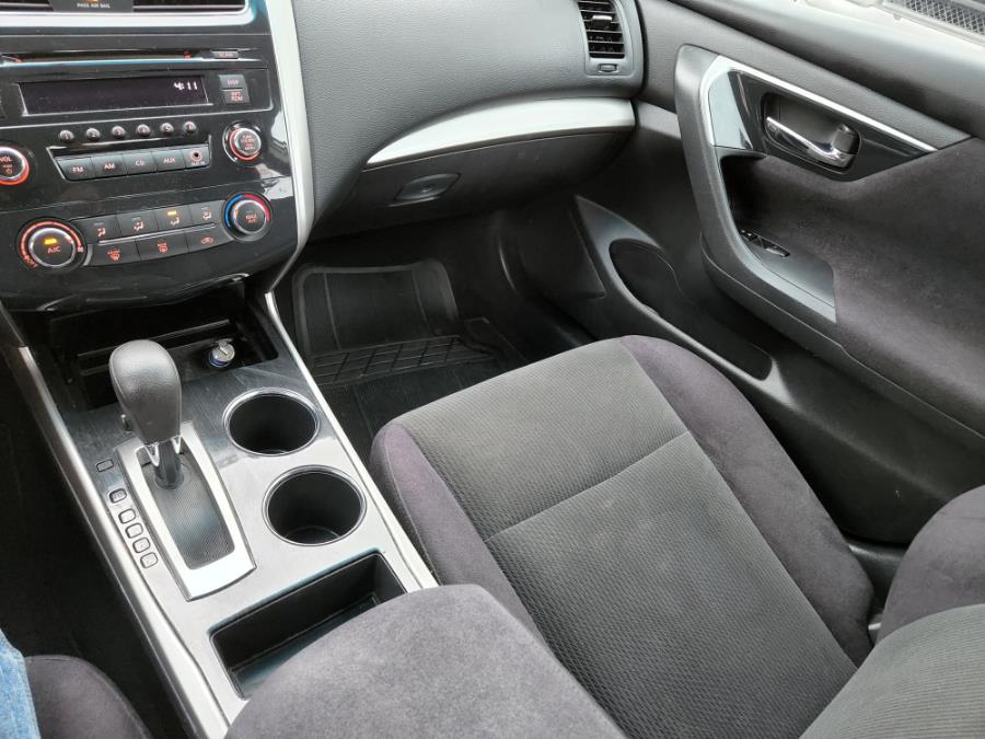 Used Nissan Altima 4dr Sdn I4 2.5 SL 2013 | SGM Auto Sales. West Babylon, New York Used Nissan Altima 4dr Sdn I4 2.5 SL 2013 | SGM Auto Sales. West Babylon, New York