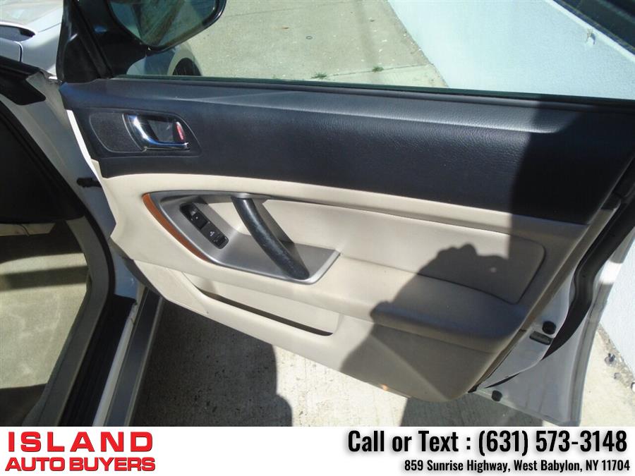 Used Subaru Outback 2.5i Limited AWD 4dr Wagon 2005 | Island Auto Buyers. West Babylon, New York Used Subaru Outback 2.5i Limited AWD 4dr Wagon 2005 | Island Auto Buyers. West Babylon, New York