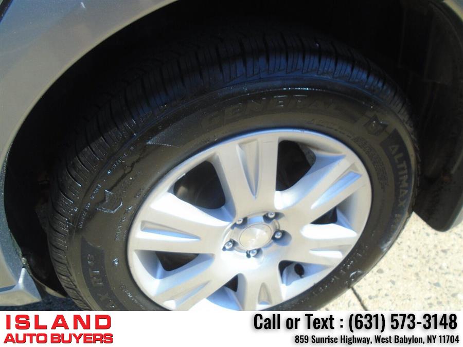 Used Subaru Outback 2.5i Limited AWD 4dr Wagon 2005 | Island Auto Buyers. West Babylon, New York Used Subaru Outback 2.5i Limited AWD 4dr Wagon 2005 | Island Auto Buyers. West Babylon, New York