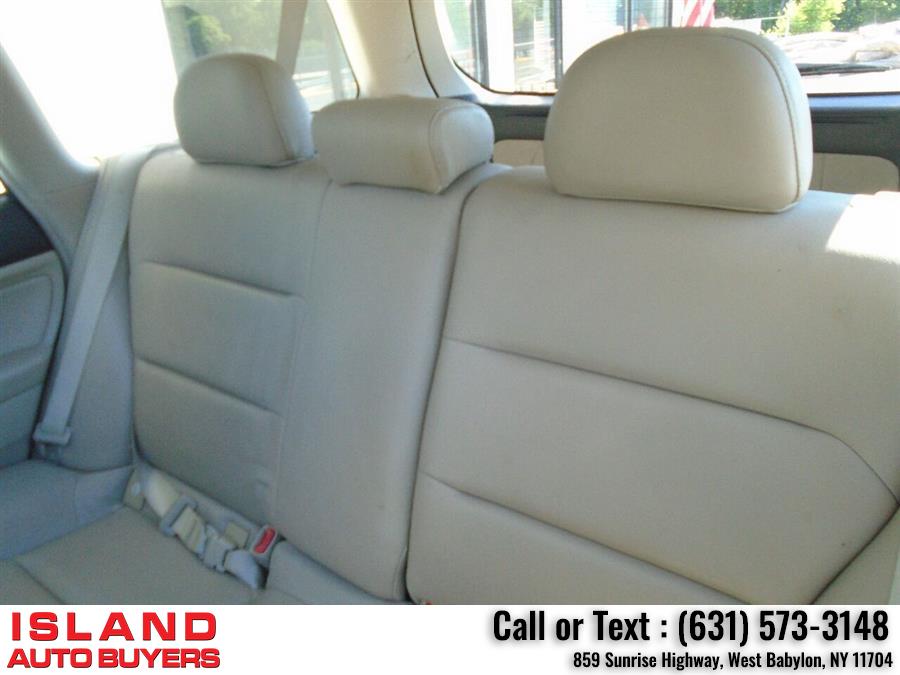 Used Subaru Outback 2.5i Limited AWD 4dr Wagon 2005 | Island Auto Buyers. West Babylon, New York Used Subaru Outback 2.5i Limited AWD 4dr Wagon 2005 | Island Auto Buyers. West Babylon, New York