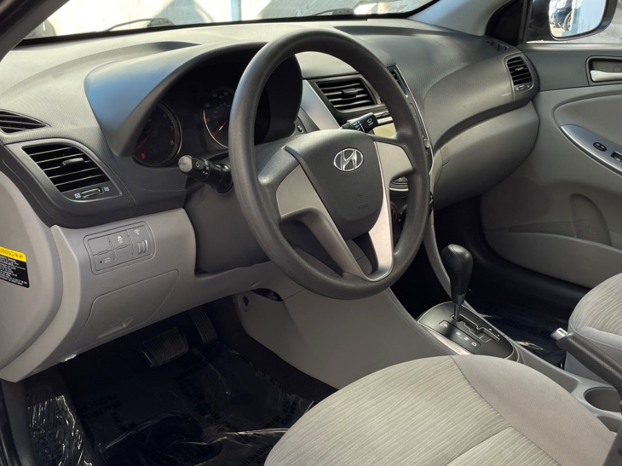 Used Hyundai Accent SE Sedan Auto 2017 | Green Light Auto. Corona, California Used Hyundai Accent SE Sedan Auto 2017 | Green Light Auto. Corona, California