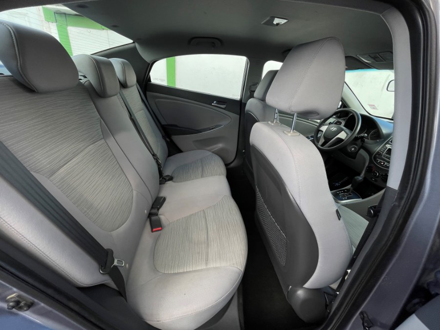 Used Hyundai Accent SE Sedan Auto 2017 | Green Light Auto. Corona, California Used Hyundai Accent SE Sedan Auto 2017 | Green Light Auto. Corona, California