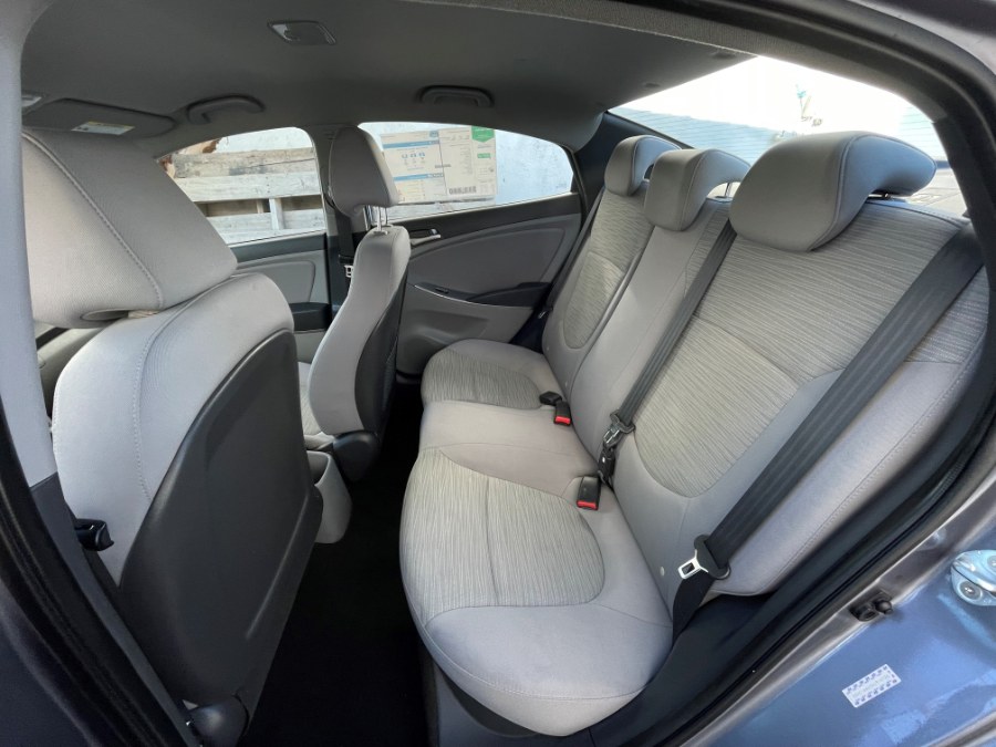 Used Hyundai Accent SE Sedan Auto 2017 | Green Light Auto. Corona, California Used Hyundai Accent SE Sedan Auto 2017 | Green Light Auto. Corona, California