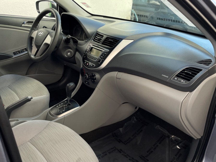 Used Hyundai Accent SE Sedan Auto 2017 | Green Light Auto. Corona, California Used Hyundai Accent SE Sedan Auto 2017 | Green Light Auto. Corona, California