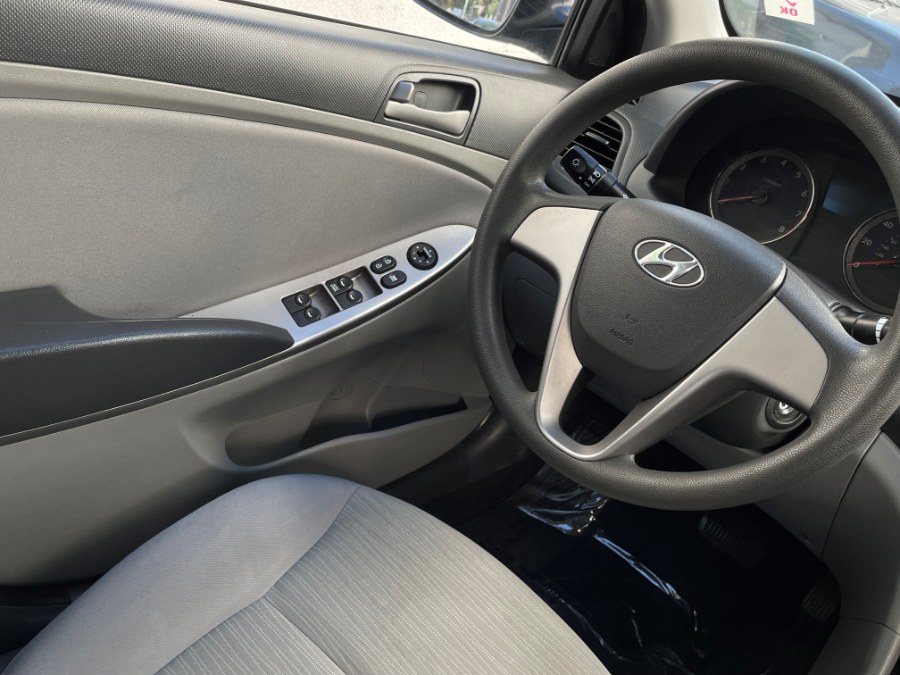 Used Hyundai Accent SE Sedan Auto 2017 | Green Light Auto. Corona, California Used Hyundai Accent SE Sedan Auto 2017 | Green Light Auto. Corona, California