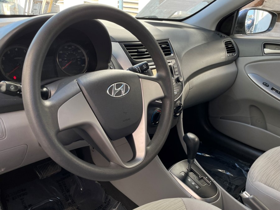 Used Hyundai Accent SE Sedan Auto 2017 | Green Light Auto. Corona, California Used Hyundai Accent SE Sedan Auto 2017 | Green Light Auto. Corona, California