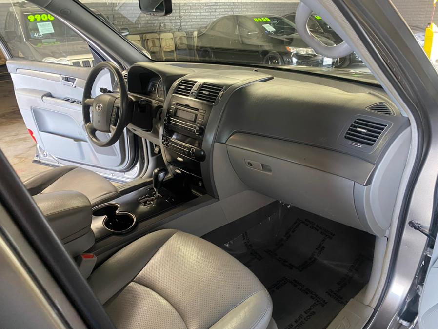 Used Kia Borrego 4WD 4dr V6 EX 2009 | U Save Auto Auction. Garden Grove, California