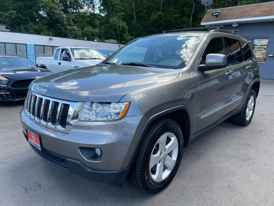 2012 Jeep Grand Cherokee 4WD 4dr Laredo, available for sale in Waterbury, Connecticut | House of Cars LLC. Waterbury, Connecticut