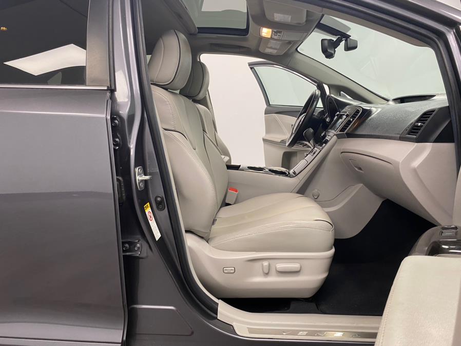 Used Toyota Venza 4dr Wgn V6 AWD Limited (Natl) 2014 | M Auto Group. Elizabeth, New Jersey Used Toyota Venza 4dr Wgn V6 AWD Limited (Natl) 2014 | M Auto Group. Elizabeth, New Jersey