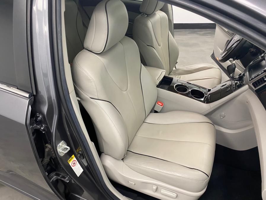 Used Toyota Venza 4dr Wgn V6 AWD Limited (Natl) 2014 | M Auto Group. Elizabeth, New Jersey Used Toyota Venza 4dr Wgn V6 AWD Limited (Natl) 2014 | M Auto Group. Elizabeth, New Jersey