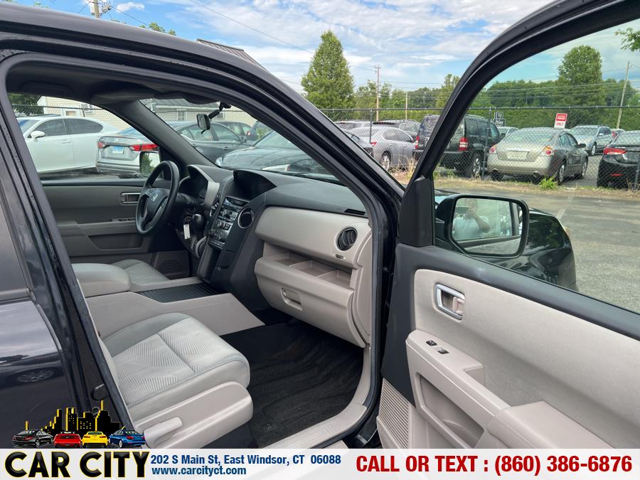 2013 Honda Pilot 4WD 4dr LX, available for sale in East Windsor, Connecticut | Car City LLC. East Windsor, Connecticut 2013 Honda Pilot 4WD 4dr LX, available for sale in East Windsor, Connecticut | Car City LLC. East Windsor, Connecticut